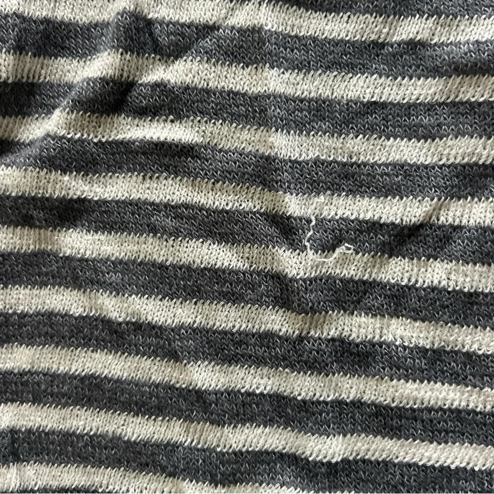 Abercrombie Kids Sweater Knit Top Snit Pullover Soft Pocket Gray White Stripe